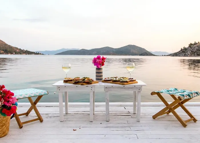 Melek بوزبورون