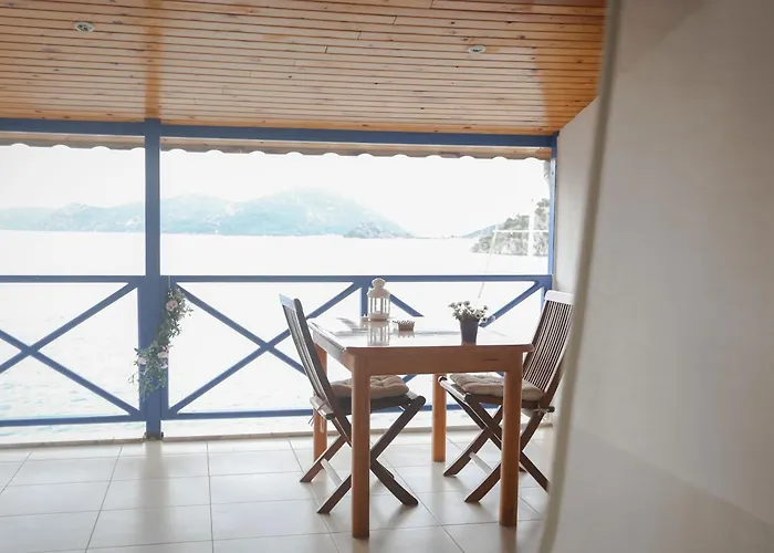 Melek بوزبورون