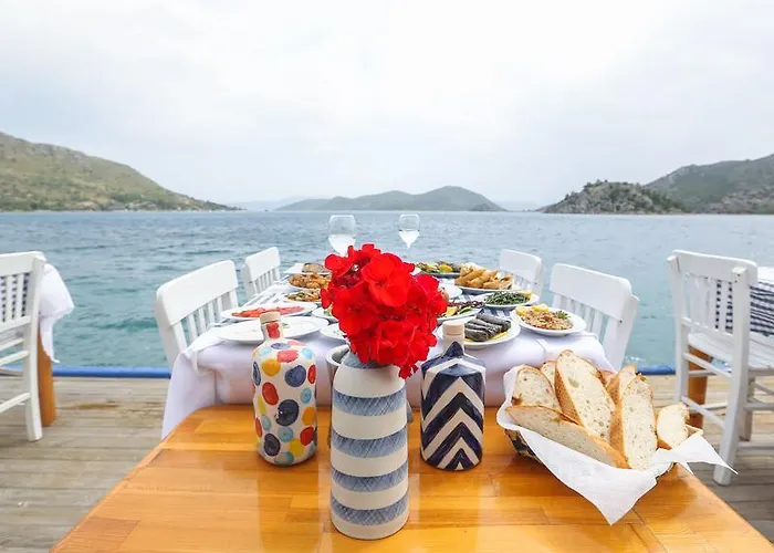 Melek فندق بوزبورون