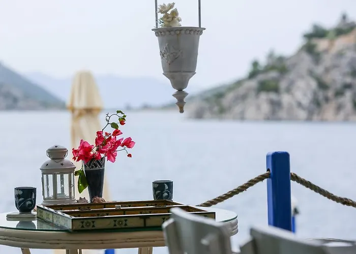 Melek فندق بوزبورون