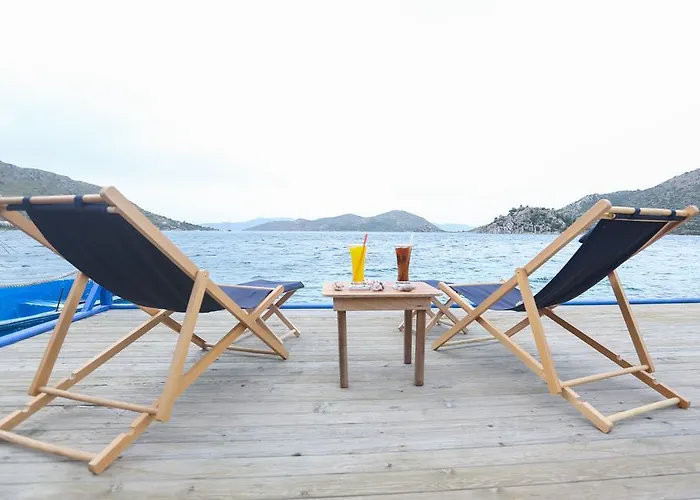 Melek 4* بوزبورون